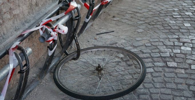 Vélo volé : il ne reste que la roue !