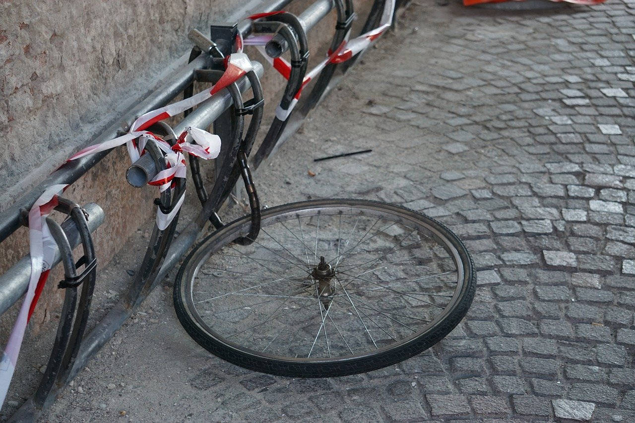 Vélo volé : il ne reste que la roue !